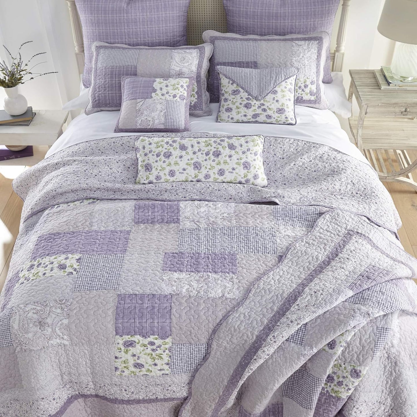 Donna Sharp King Quilt - Lavender Rose Cotton Contemporary Quilt with Patchwork Pattern - Machine Washable