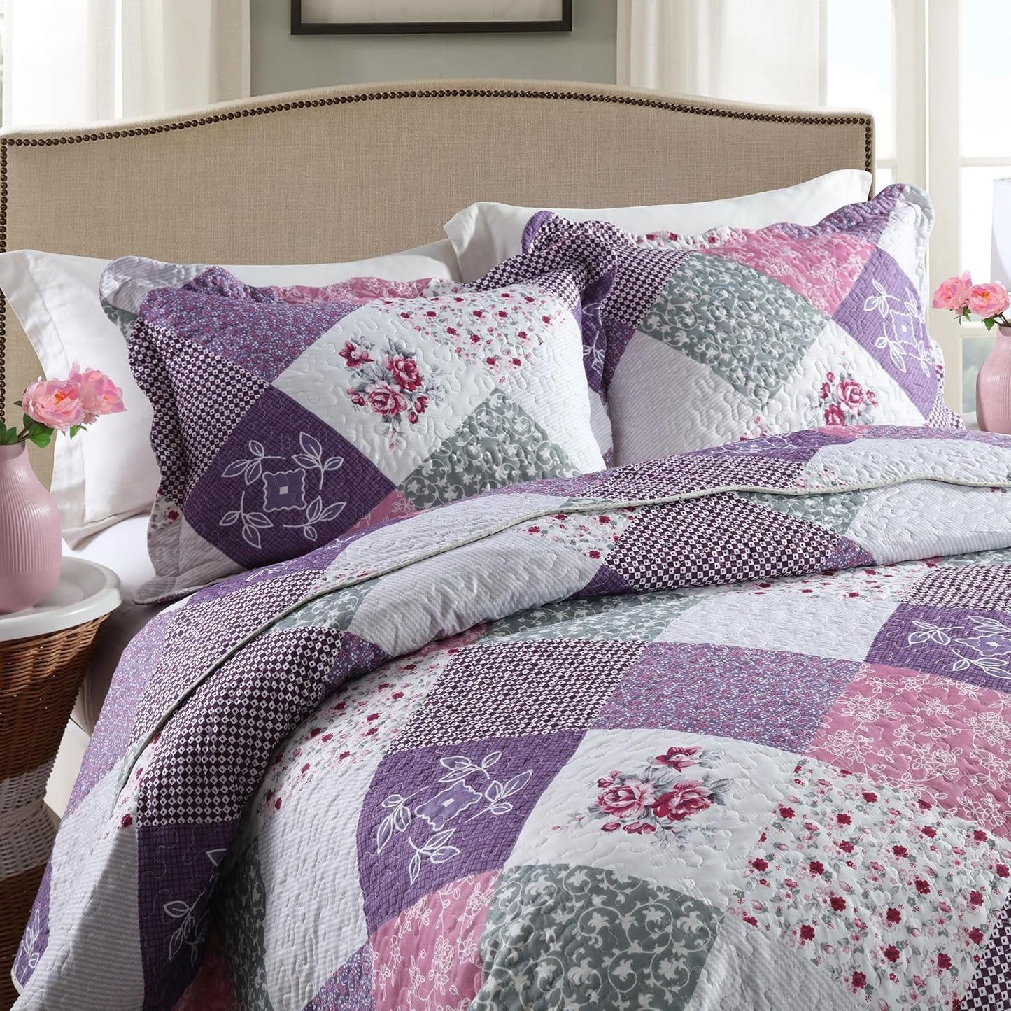 HoneiLife Quilt Set Queen Size - 3 Piece Microfiber Reversible Bedspreads Patchwork Coverlets Floral Bedding Set All Season Quilts with Geometric and Little Rose Print Pattern