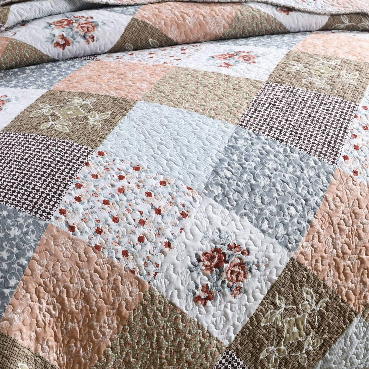 HoneiLife Quilt Set Queen Size - 3 Piece Microfiber Quilts Reversible Bedspreads Patchwork Coverlets Floral Bedding Set All Season Quilts,Mocha Rose-Queen/Full Size