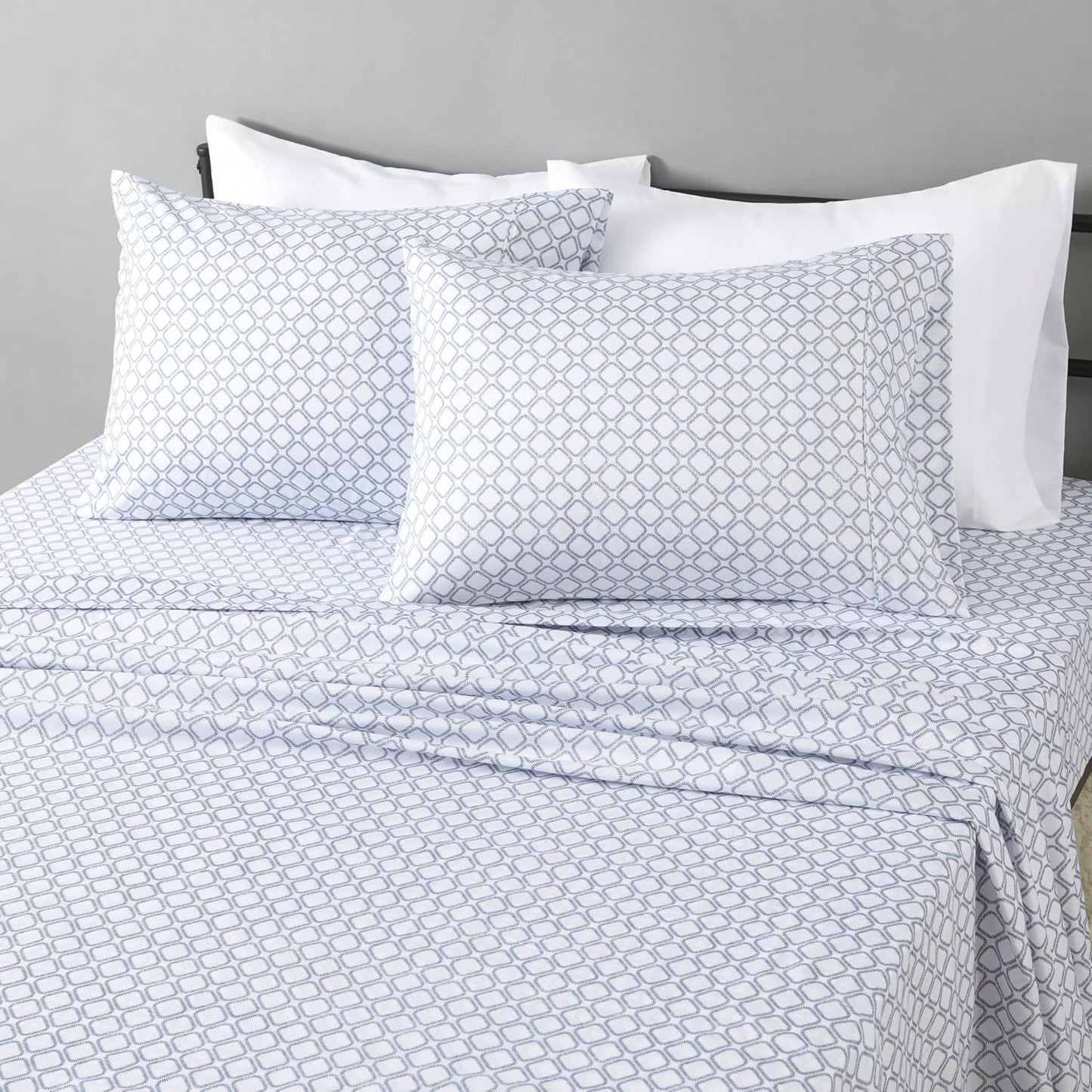 Amazon Basics Lightweight Microfiber 4-Piece Bed Sheet Set, Aqua, Printed, Full