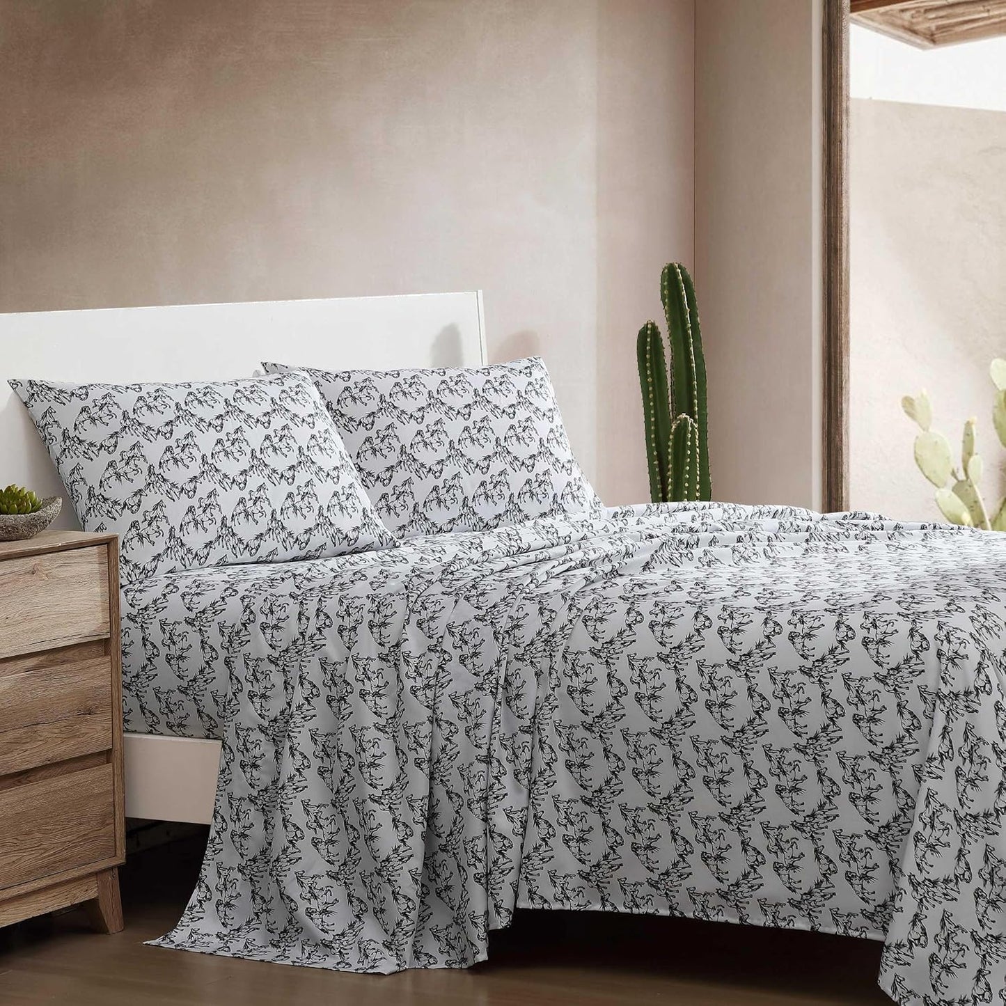 Wrangler - King Bed Sheets, Ultra-Soft & Lightweight Bedding with Matching Pillowcases, Lightweight Bed Set for All Season Comfort, Oeko-Tex Certified (Mustangs Black)