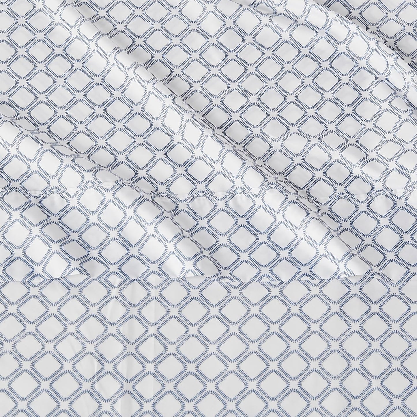 Amazon Basics Lightweight Microfiber 3-Piece Bed Sheet Set, Aqua, Printed, Twin XL