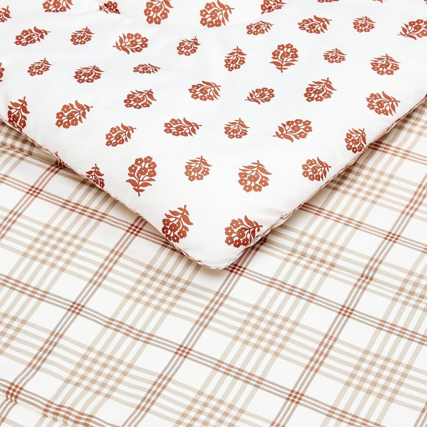 Amazon Basics Lightweight Microfiber Comforter Sets, 2-Pieces, Off White, Floral, Twin/Twin XL