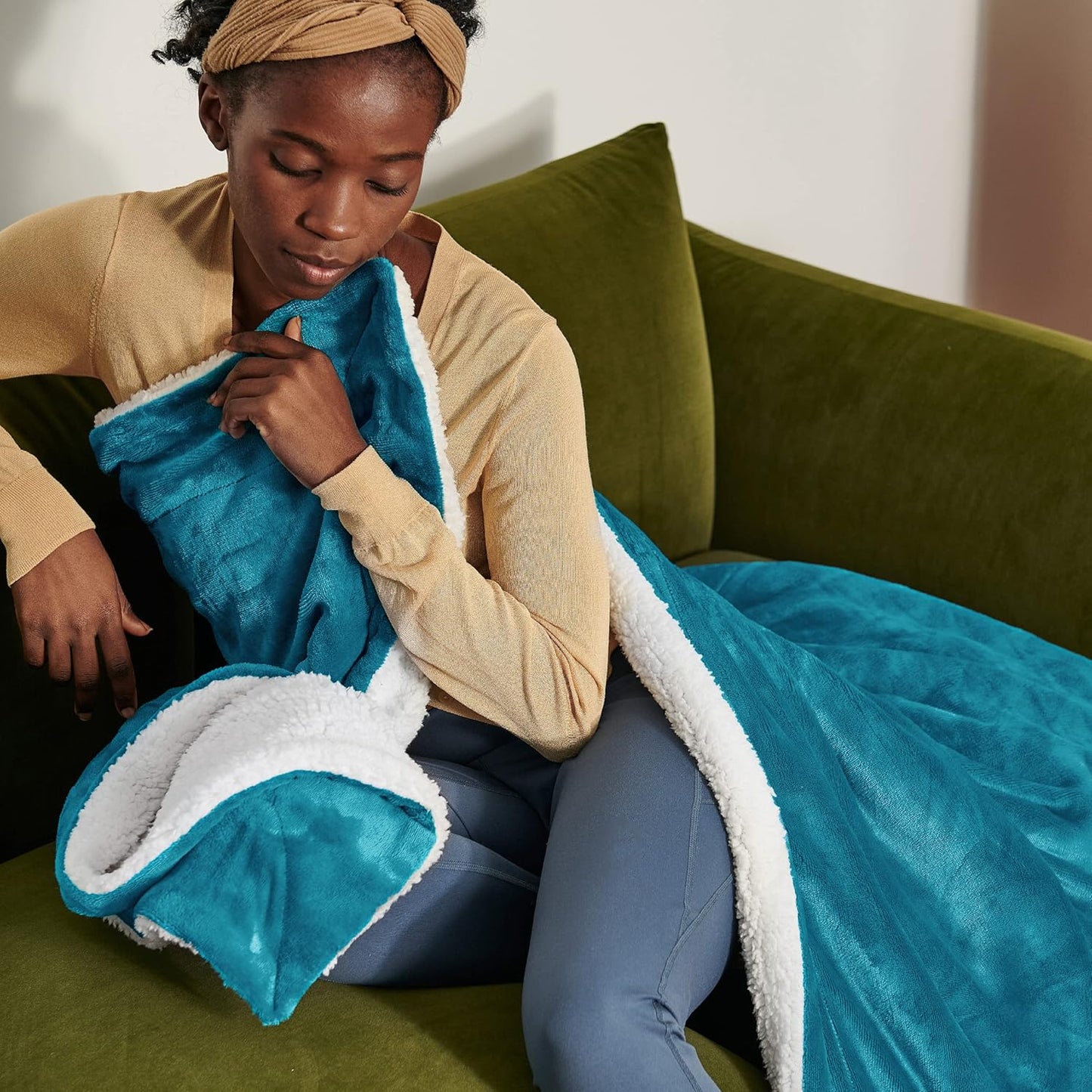 Bedsure GentleSoft Sherpa Fleece Throw Blanket Twin Size for Couch - Thick and Warm Throw for Women and Men, Soft Fuzzy Plush Twin Blanket for Winter, Teal, 60x80 Inches