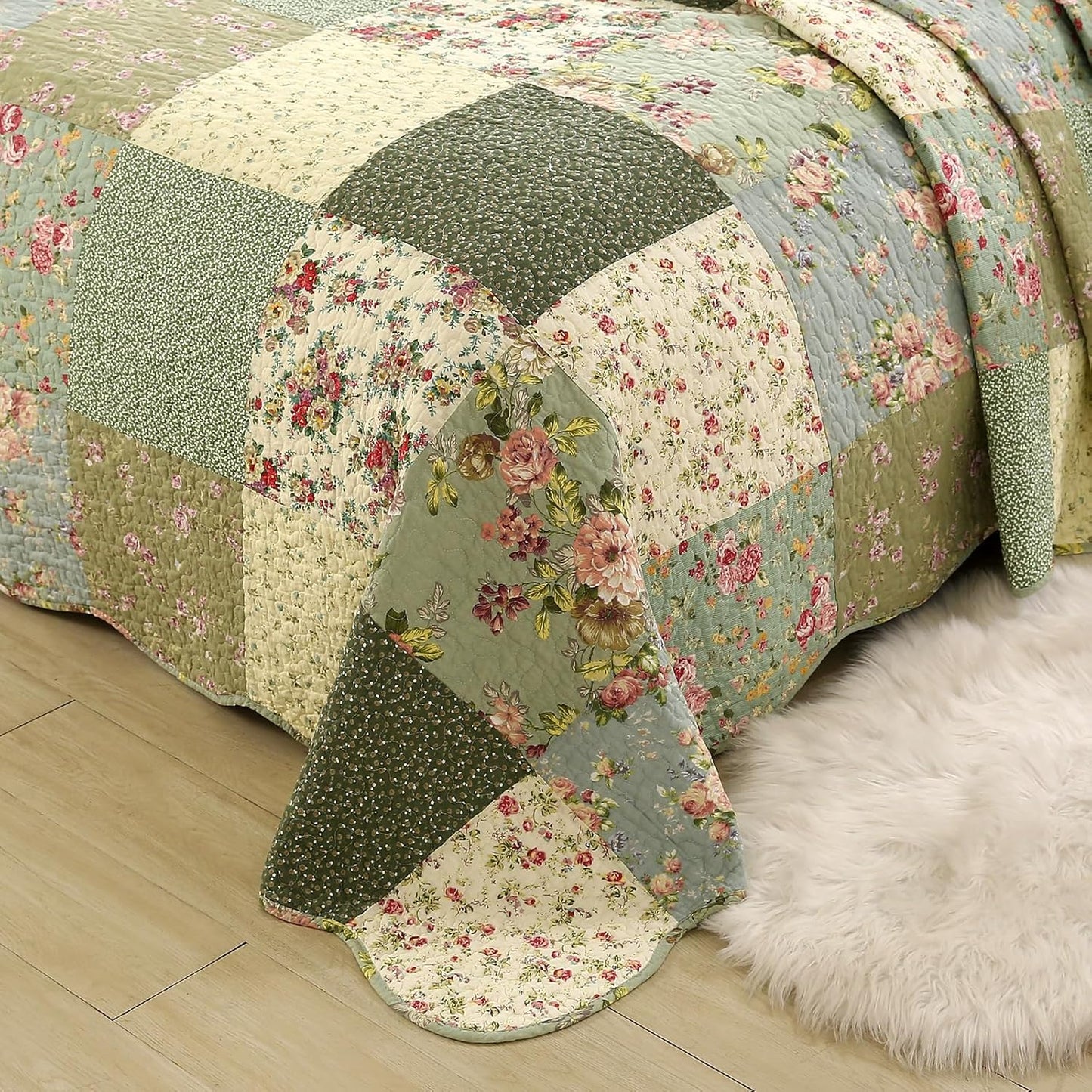 vctops Boho Patchwork Cotton Quilted Bedspread Quilt Set Queen Size 3 Pieces Soft Reversible Lightweight Coverlet Set Floral Print 1 Quilt and 2 Pillow Shams (Green D,Queen)