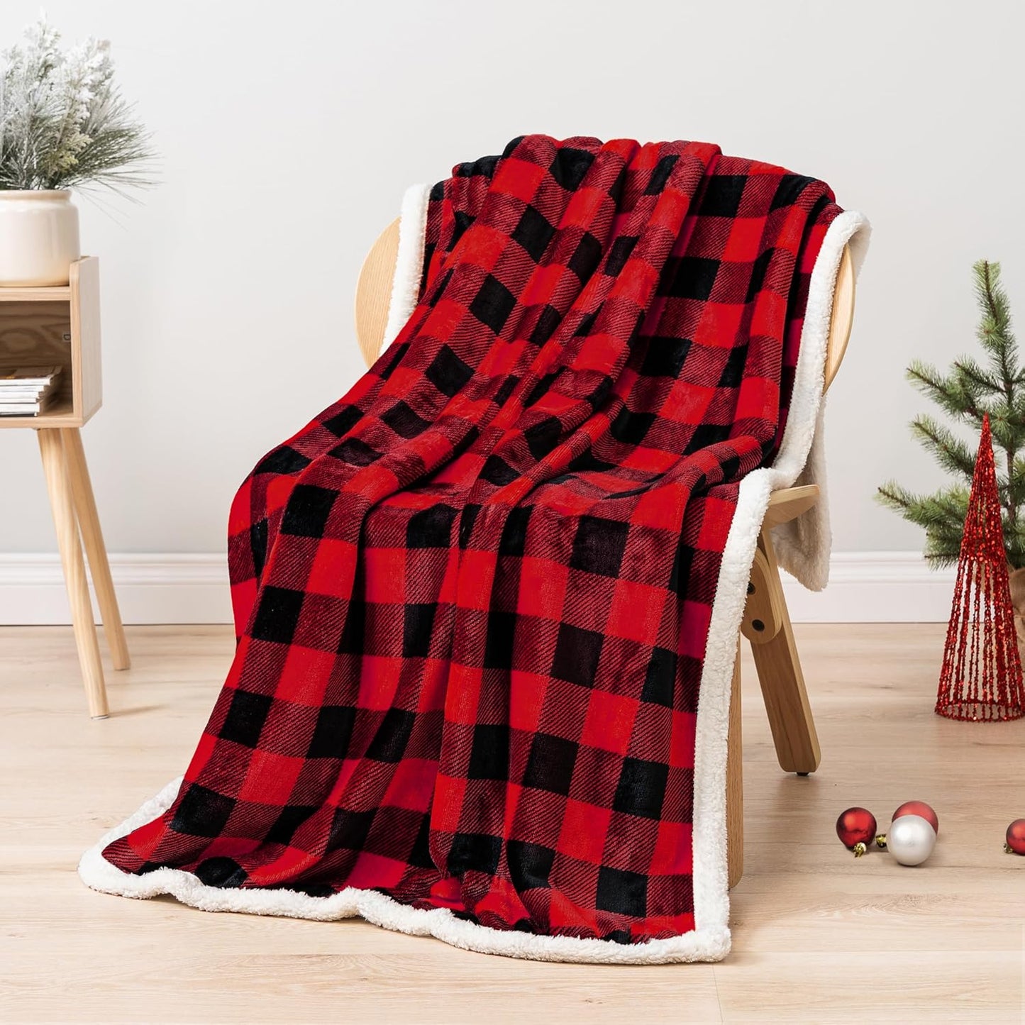 PAVILIA Black and Red Buffalo Plaid Sherpa Throw Blanket for Couch, Plush Red Black Checkered Fleece Blanket and Throws, Soft Fuzzy Flannel Blanket for Sofa Bed, Warm Cozy Winter Blanket Gift, 50x60
