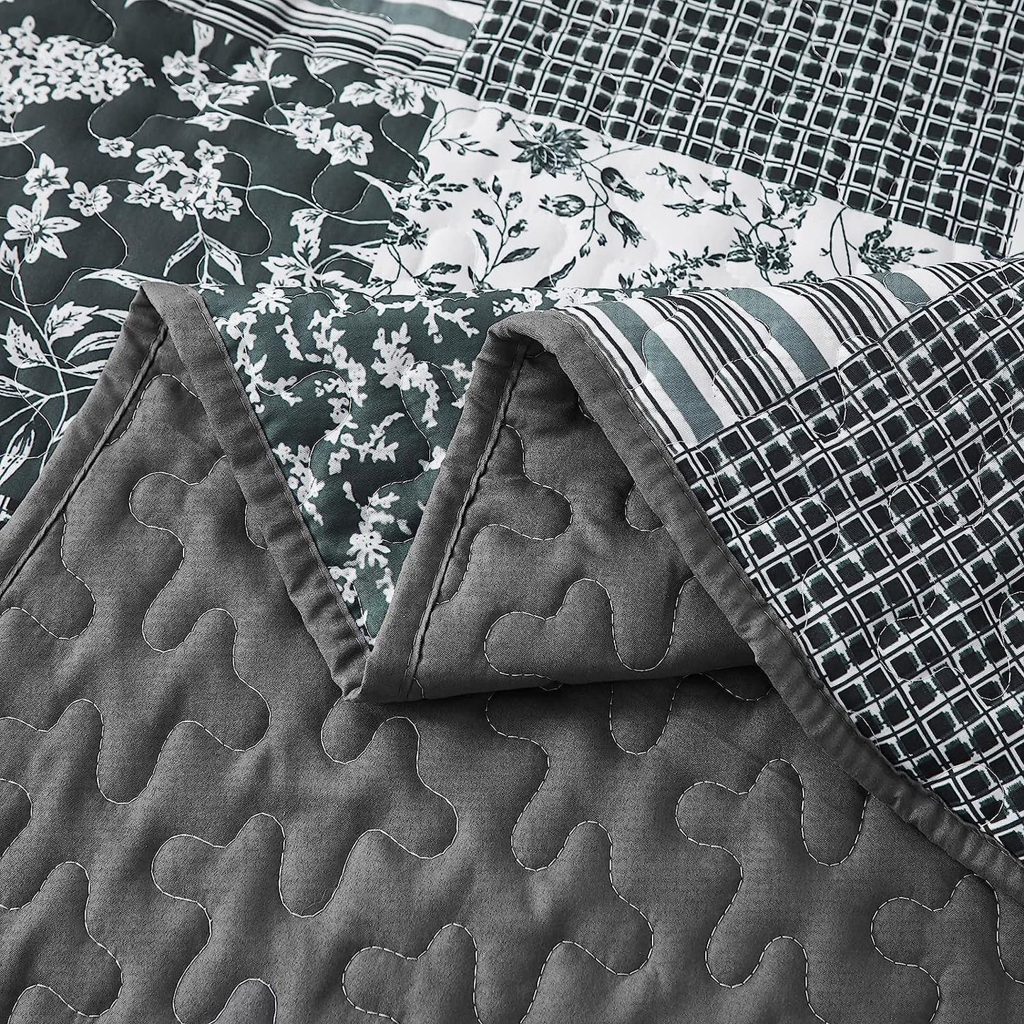 Mybedsoul Black Grey Boho Quilt Set California King Size,3 Pieces Plaid Floral Bedspread Coverlet Set for All Season,Patchwork Reversible Bedding Set 106"x 96"