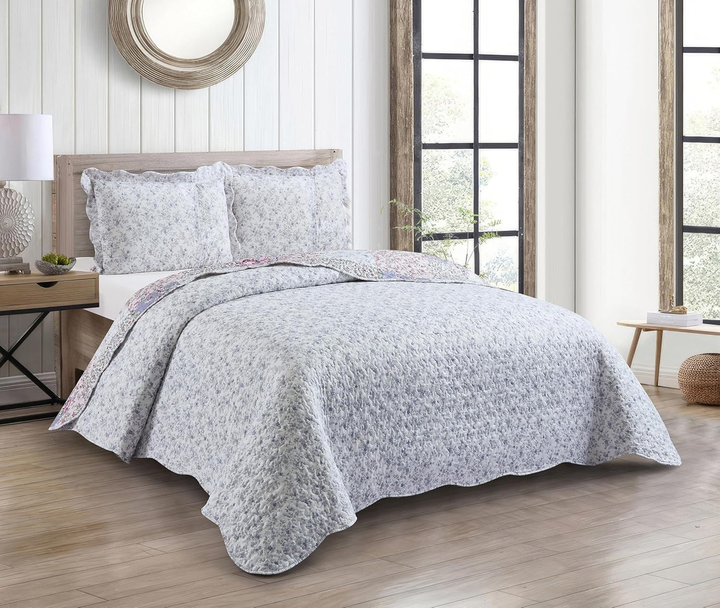 Brilliant Sunshine Roses Toile Quilt Set, 3-Piece Bedding Sets, Traditional Lively Patchwork Design, Washable and Reversible Bedspread, Soft Lightweight Coverlet, All-Season, Full/Queen, Blue Pink