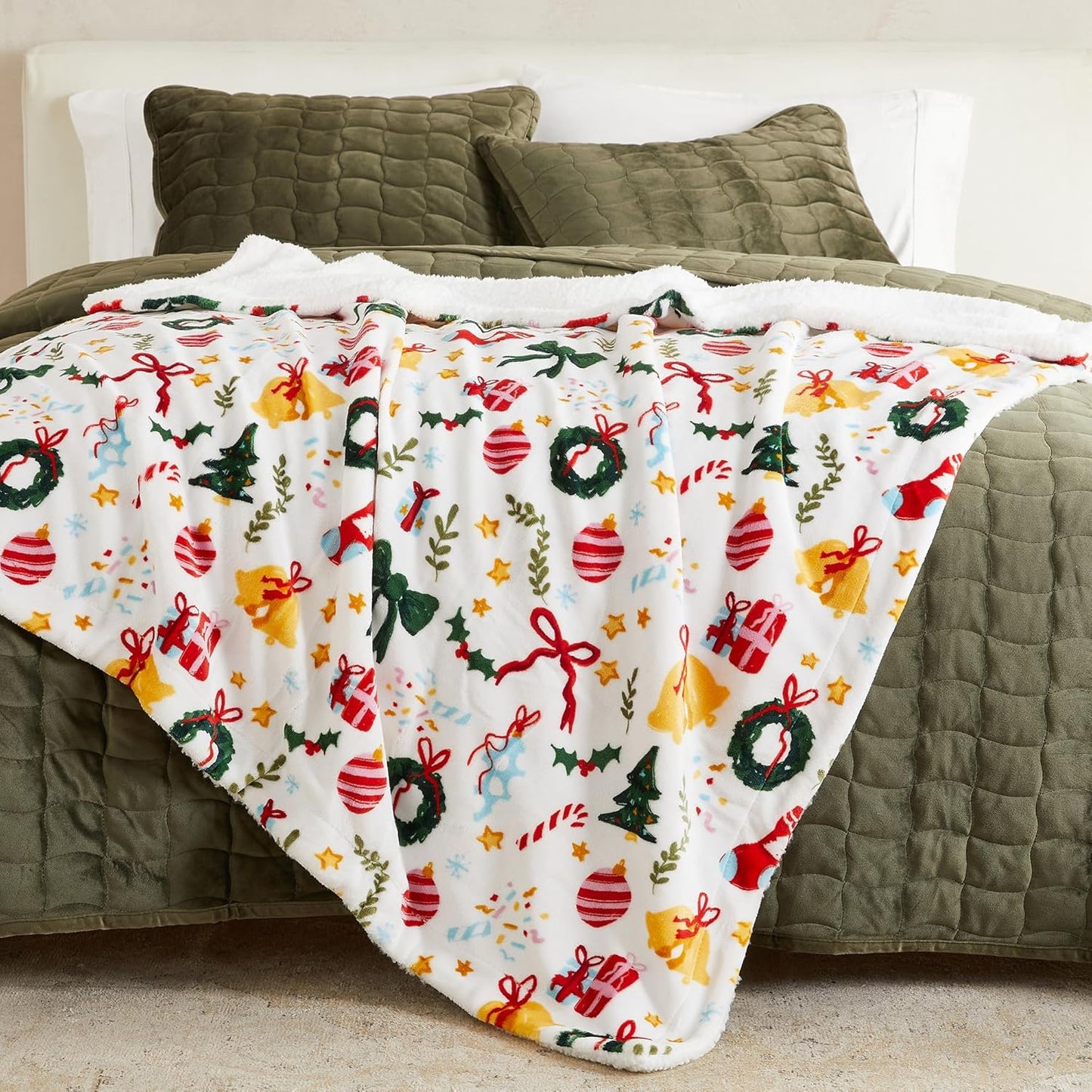 Fleece/Sherpa Christmas Throw - Super Soft Holiday Printed Blanket for Couch, Chair, or Bed - Cozy, Luxurious Plush - 50" x 60", Holiday Cats