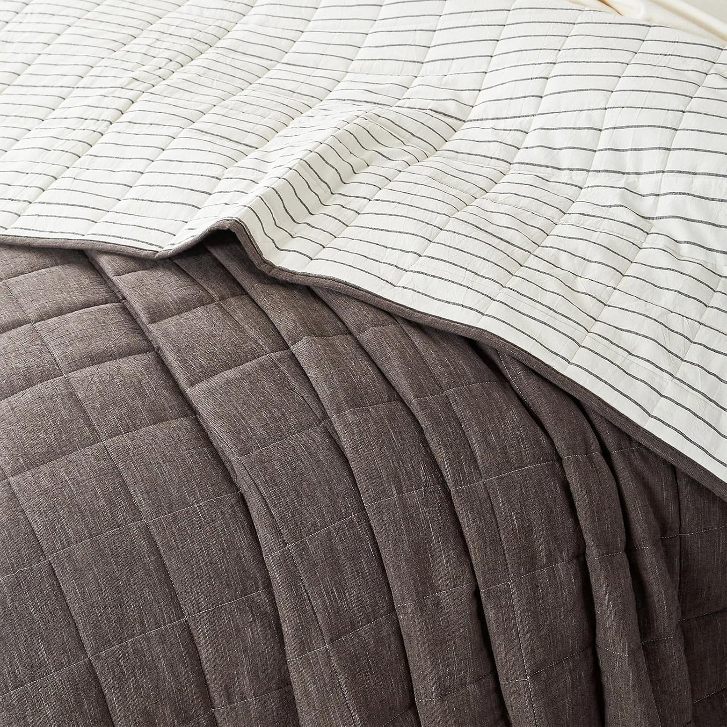 Gray Quilt King Size， Cotton Linen King Quilt Bed Spreads，3-Pieces King Size Quilt Bedding Set with Grey Stripe Coverlet Lightweight Bedding comforters with 2 Pillow Shams