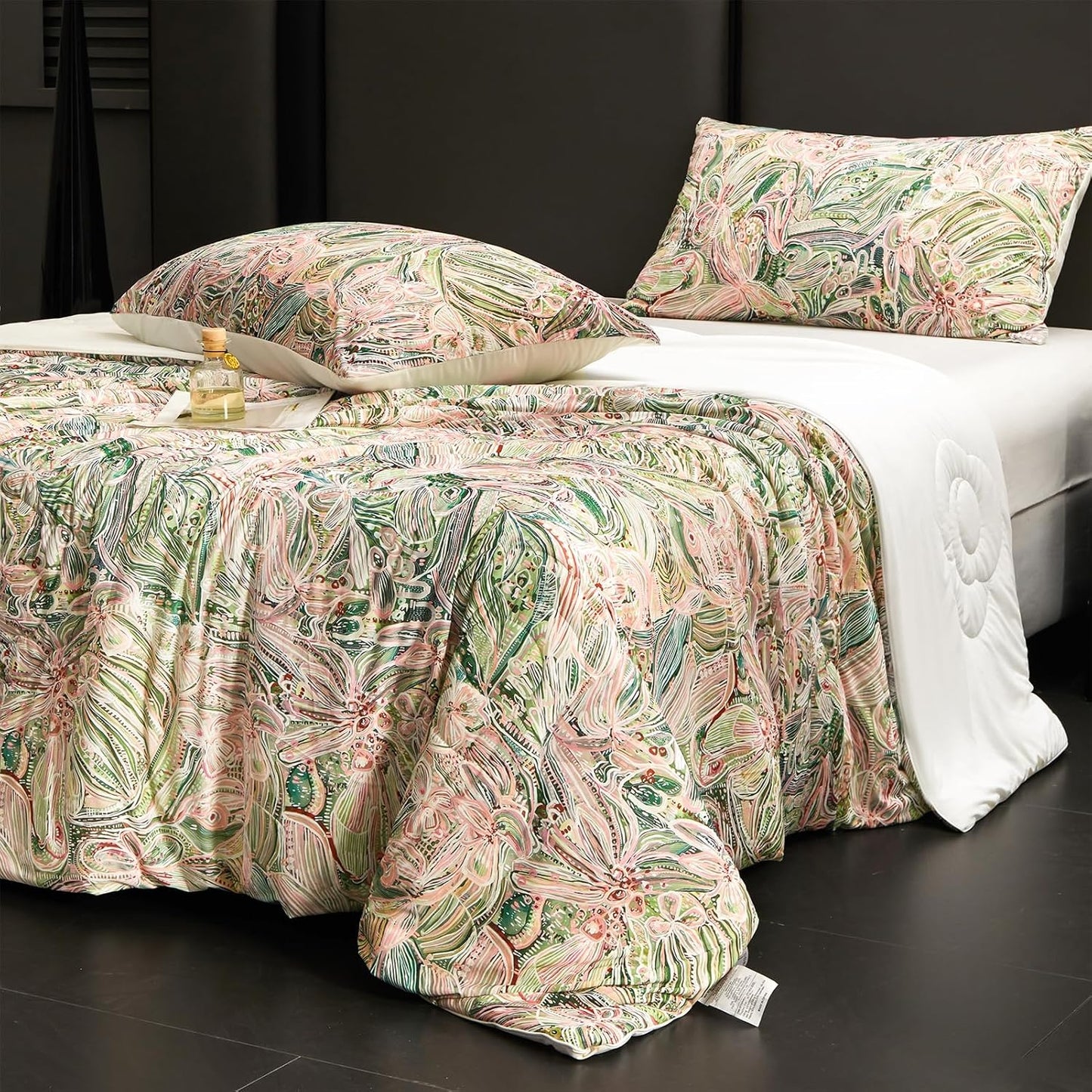 Cyusri Floral Print Cooling Comforter Set 3Pcs Breathable Cool King Size Bedding Set with 2 Pillowcases Green Pink Flowers Pattern Silky Cold Quilt, 108"x90"