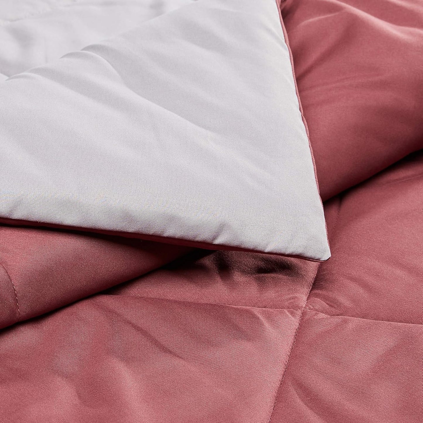 Amazon Basics Twin/Twin XL Reversible Comforter Lightweight Microfiber All Season Blanket, Burgundy/Grey