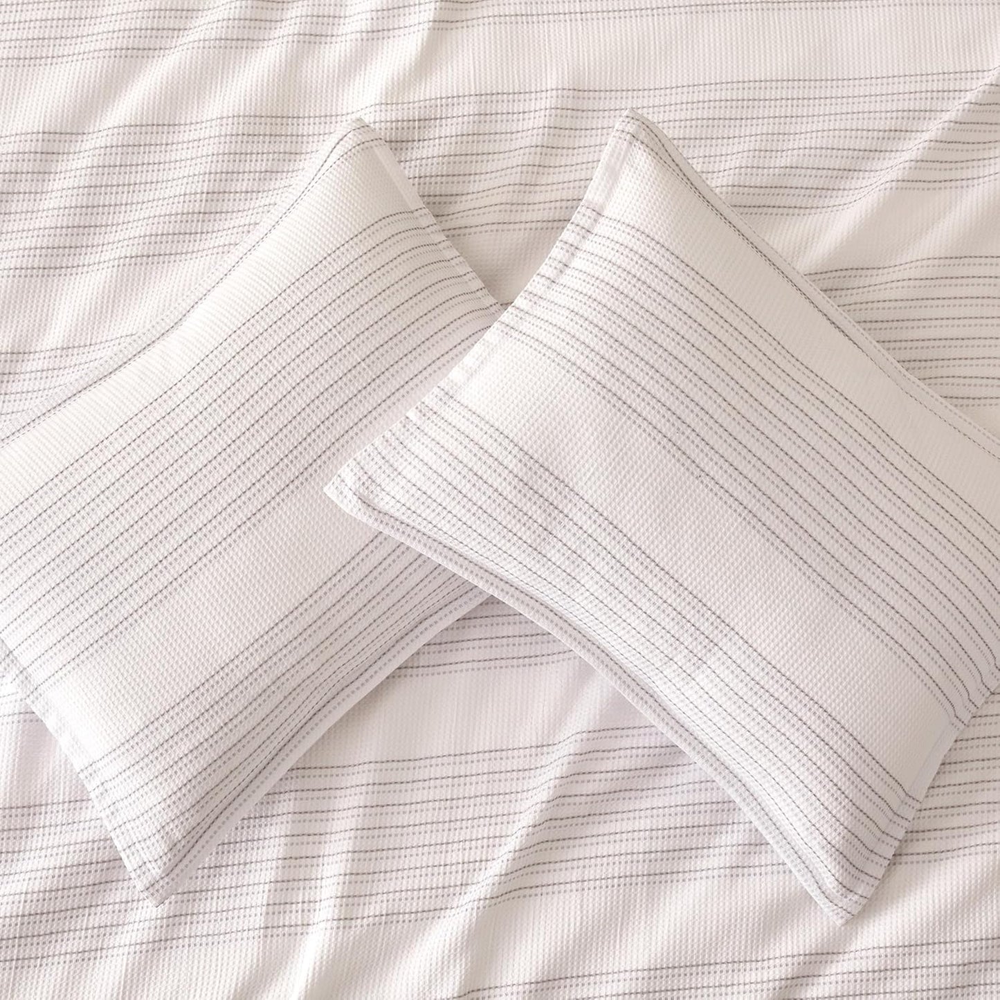 Amazon Basics Waffle Weave Microfiber 3-Piece Duvet Cover Set, Includes 1 Duvet Cover and 2 Pillow Shams, California King, Dark Grey Striped