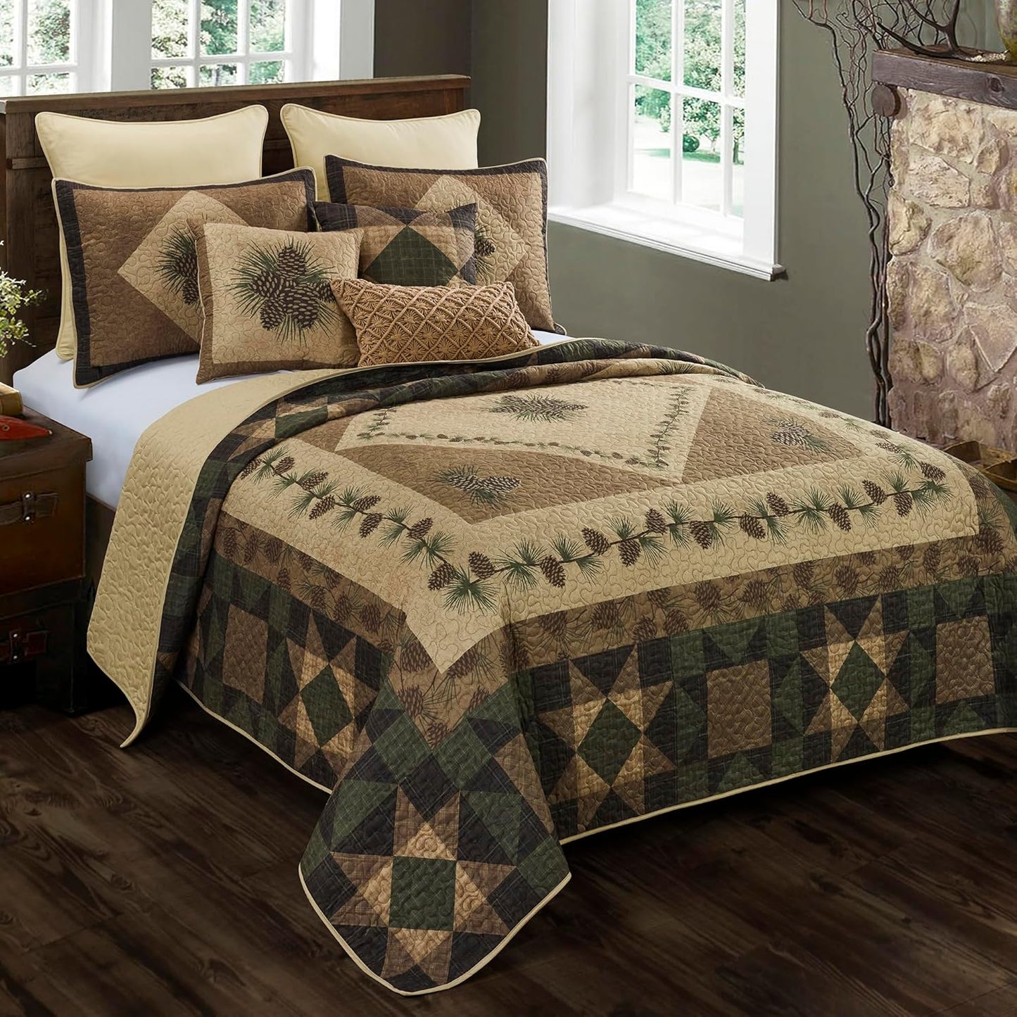 Donna Sharp King Polyester Bedding Set - Antique Pine Lodge Quilt Set with Quilt, Two King Pillow Shams and One Decorative Pillow - Machine Washable