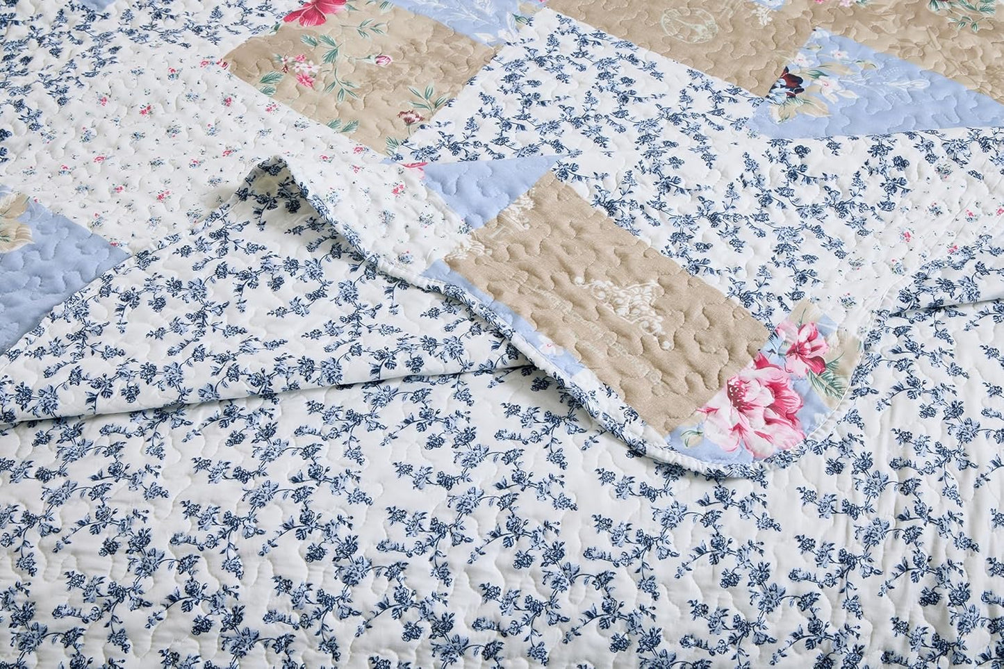 Brilliant Sunshine Pink and Blue Roses Toile Quilt Set, 2-Piece Bedding Sets, Lively Patchwork Design, Washable, Reversible Bedspread, Soft Lightweight Coverlet, All-Season, Twin/Twin XL, Blue Natural