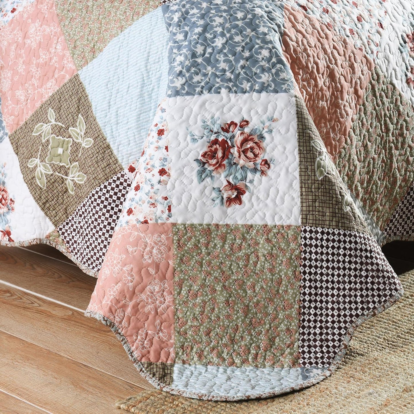 HoneiLife Quilt Set King Size - 3 Piece Microfiber Quilts Reversible Bedspreads Patchwork Coverlets Floral Bedding Set All Season Quilts-Mocha Rose,King Size