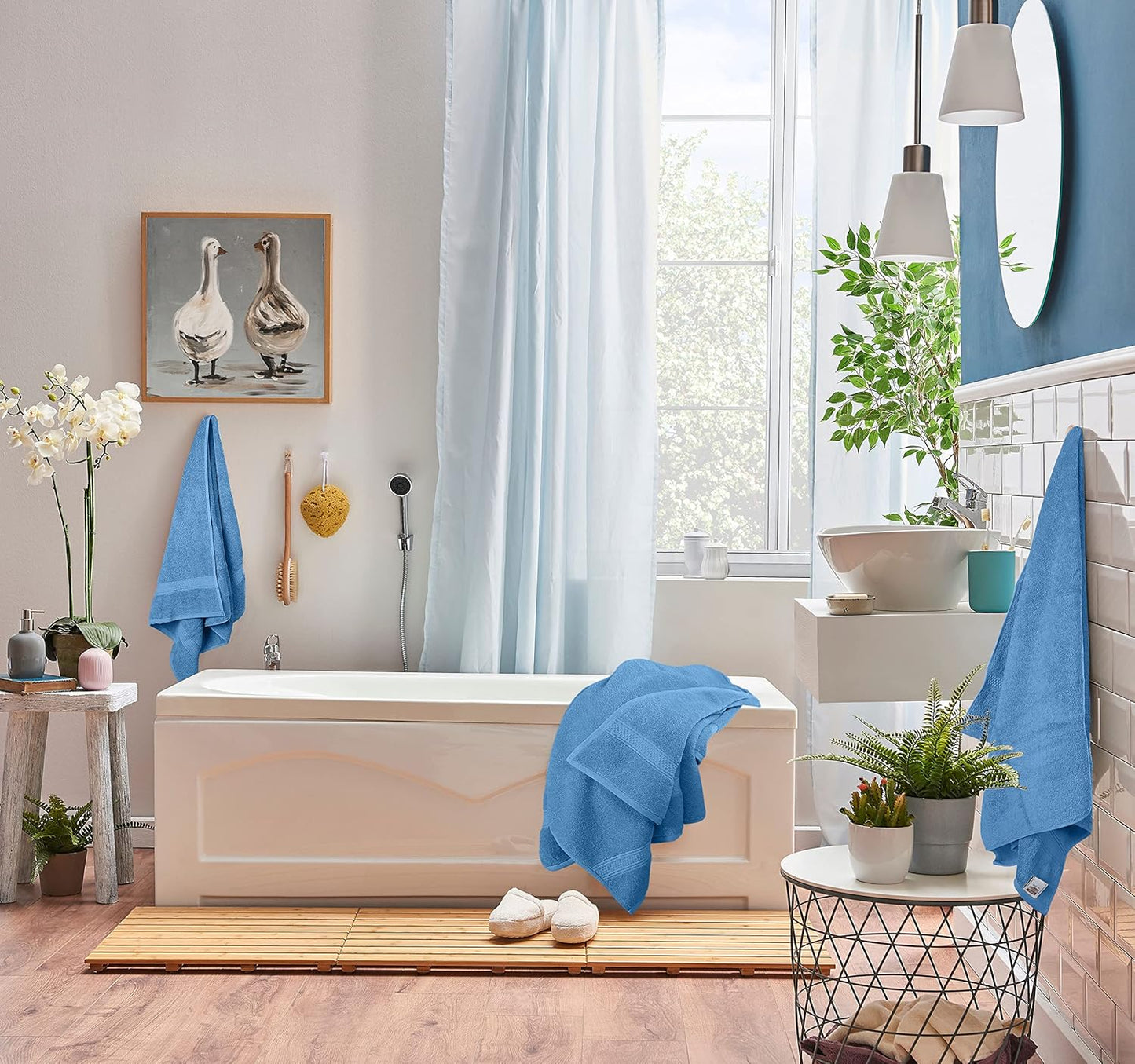 Utopia Towels 8 Piece Premium Towel Set, 2 Bath, 2 Hand, and 4 Wash Cloths, 600 GSM 100% Ring Spun Cotton, Highly Absorbent Towels for Bathroom, Gym, Hotel, and Spa, Electric Blue