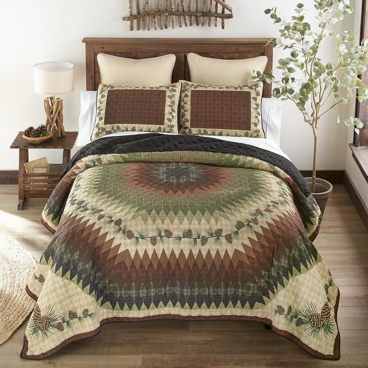 Donna Sharp Pine Circle Polyester Bedding Set - 3-Piece Queen Size Quilt Set - Includes 1 Quilt and 2 Standard Pillow Shams - Machine Washable - Traditional Design