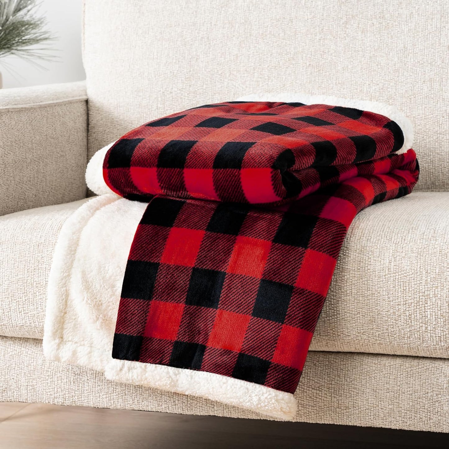 PAVILIA Black and Red Buffalo Plaid Sherpa Throw Blanket for Couch, Plush Red Black Checkered Fleece Blanket and Throws, Soft Fuzzy Flannel Blanket for Sofa Bed, Warm Cozy Winter Blanket Gift, 50x60