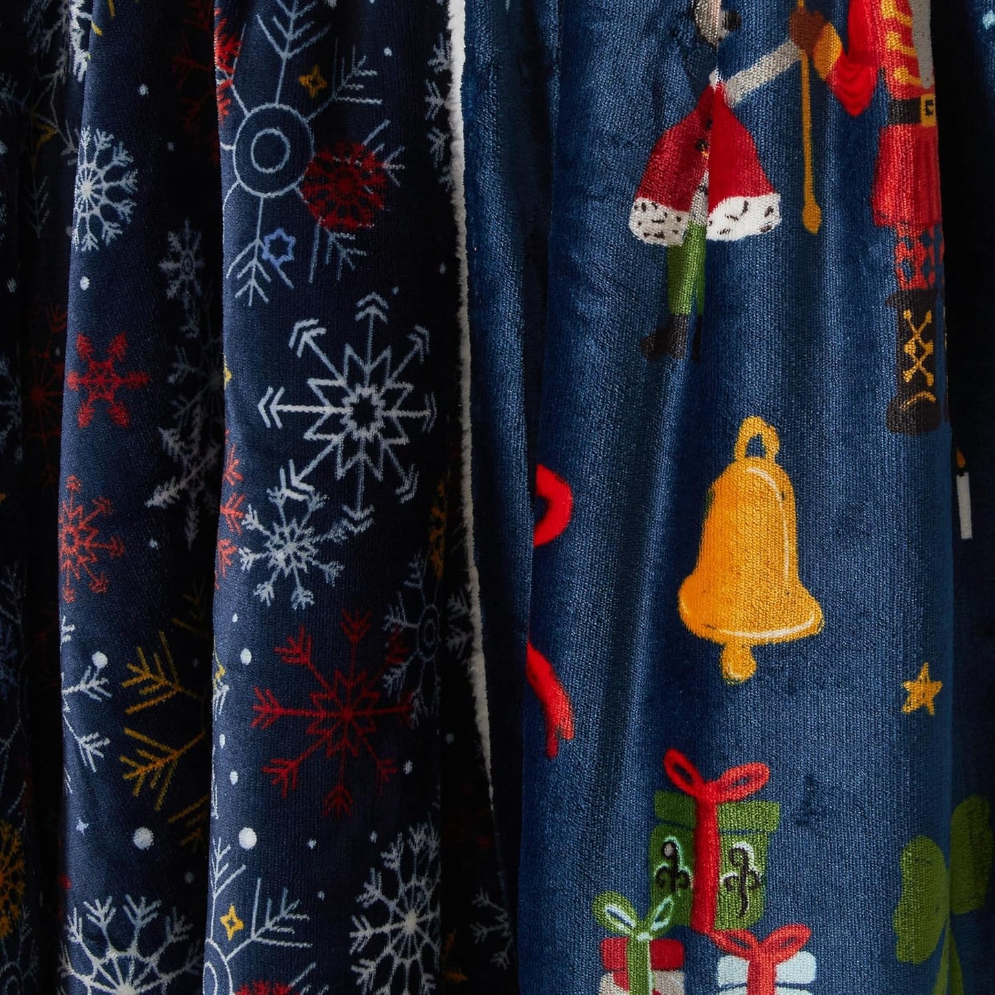 Fleece/Sherpa Christmas Throw - Super Soft Holiday Printed Blanket for Couch, Chair, or Bed - Cozy, Luxurious Plush - 50" x 60", Holiday Cats
