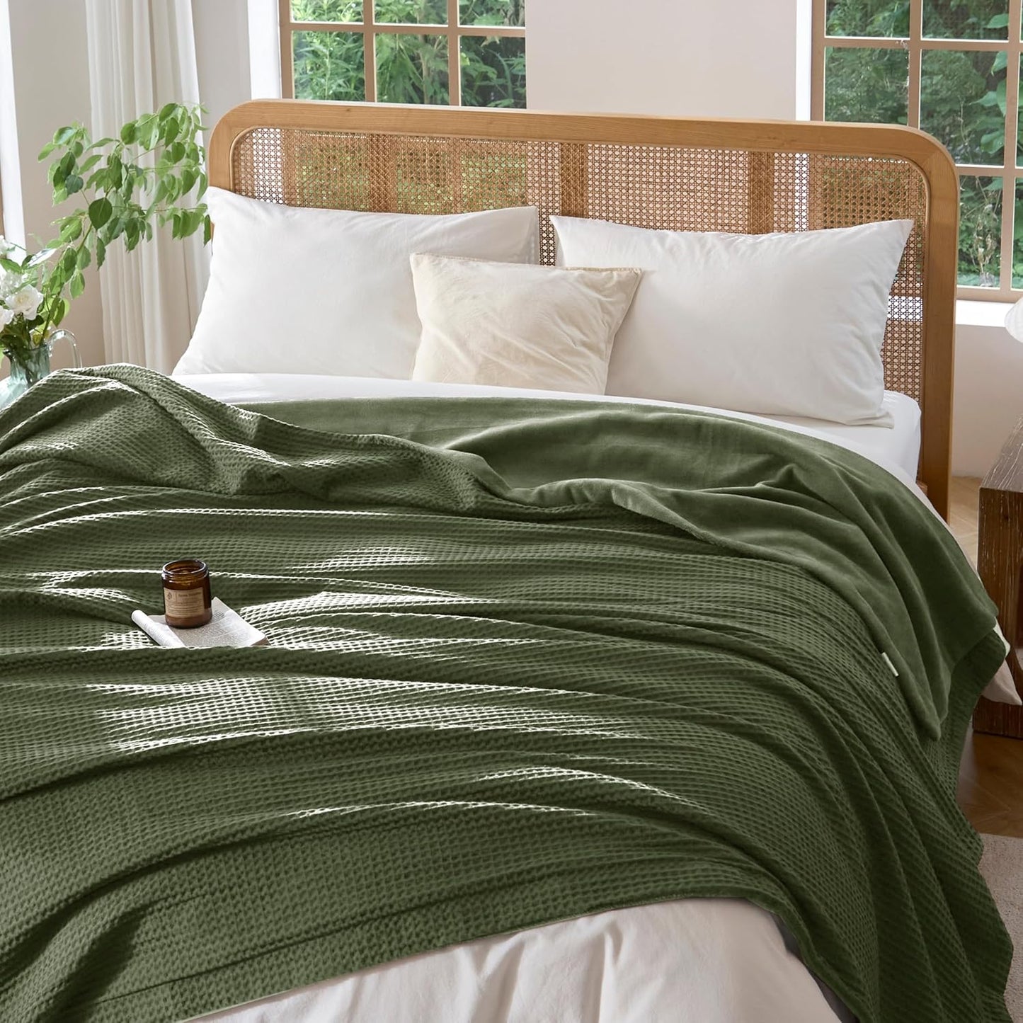 CHUFFED Cotton Waffle Blanket Queen Size - Plush Milk Velvet & Reversible Waffle Weave,Anti-Static 300Gsm Design，Thick Cozy Soft Winter Blanket for Bed, Couch, Sofa - Olive Green, 90x90 Inches