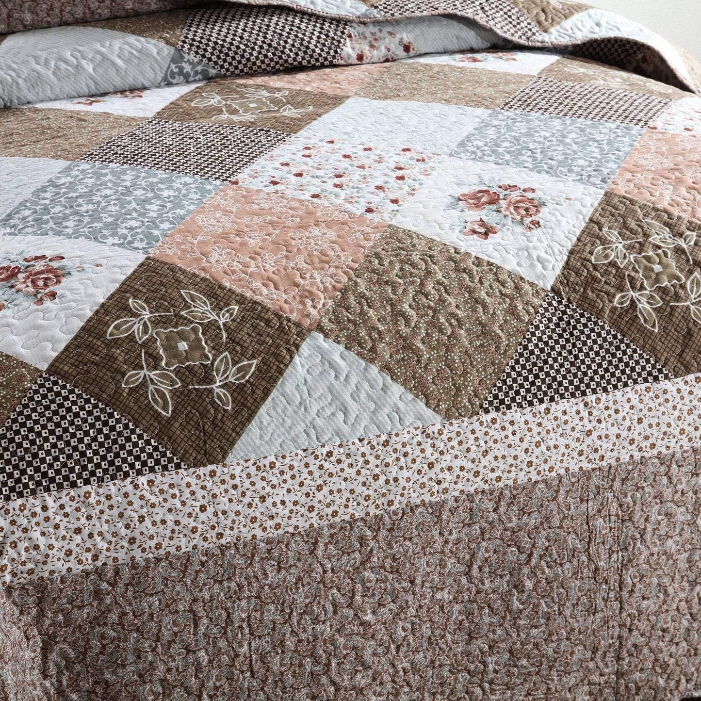 HoneiLife Quilt Set Twin Size - 2 Piece Microfiber Quilts Reversible Bedspreads Patchwork Coverlets Floral Bedding Set All Season Quilts- Splicing Mocha Rose