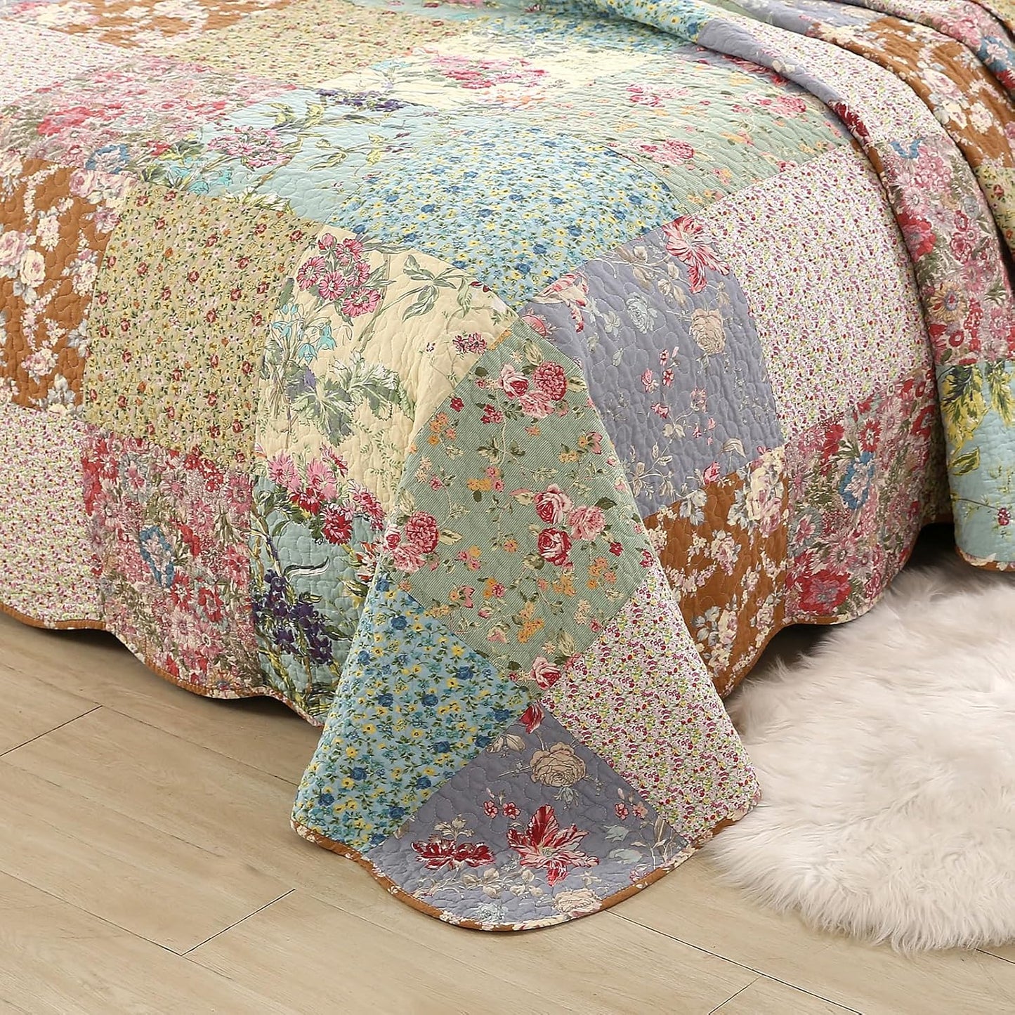 vctops Boho Patchwork Cotton Quilted Bedspread Quilt Set Queen Size 3 Pieces Soft Reversible Lightweight Coverlet Set Floral Print 1 Quilt and 2 Pillow Shams (Purple,Queen)