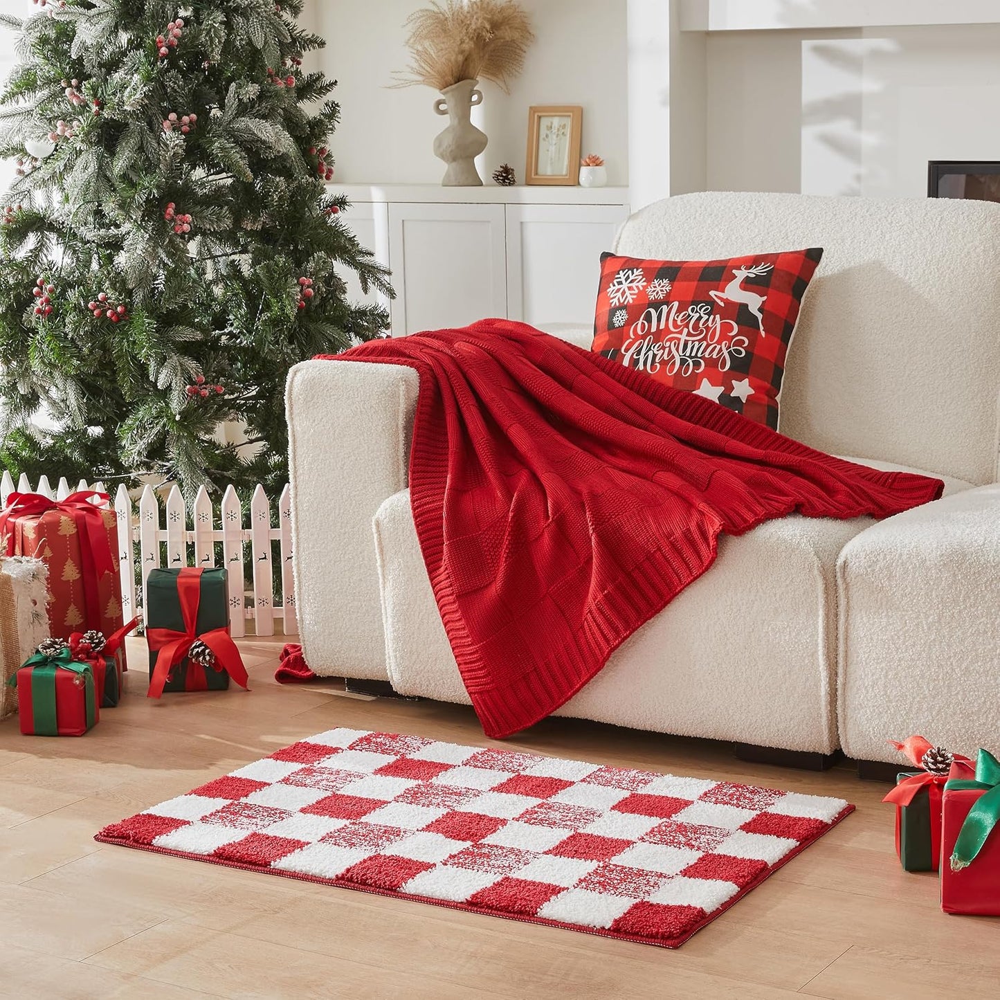 CozeCube Bath mats for Bathroom Non Slip, Fluffy Absorbent Microfiber Bath mat Washable, Aesthetic Bathroom Rugs, Small Christmas Red Checkered Bath mat, Christmas Red, 24" x 16"