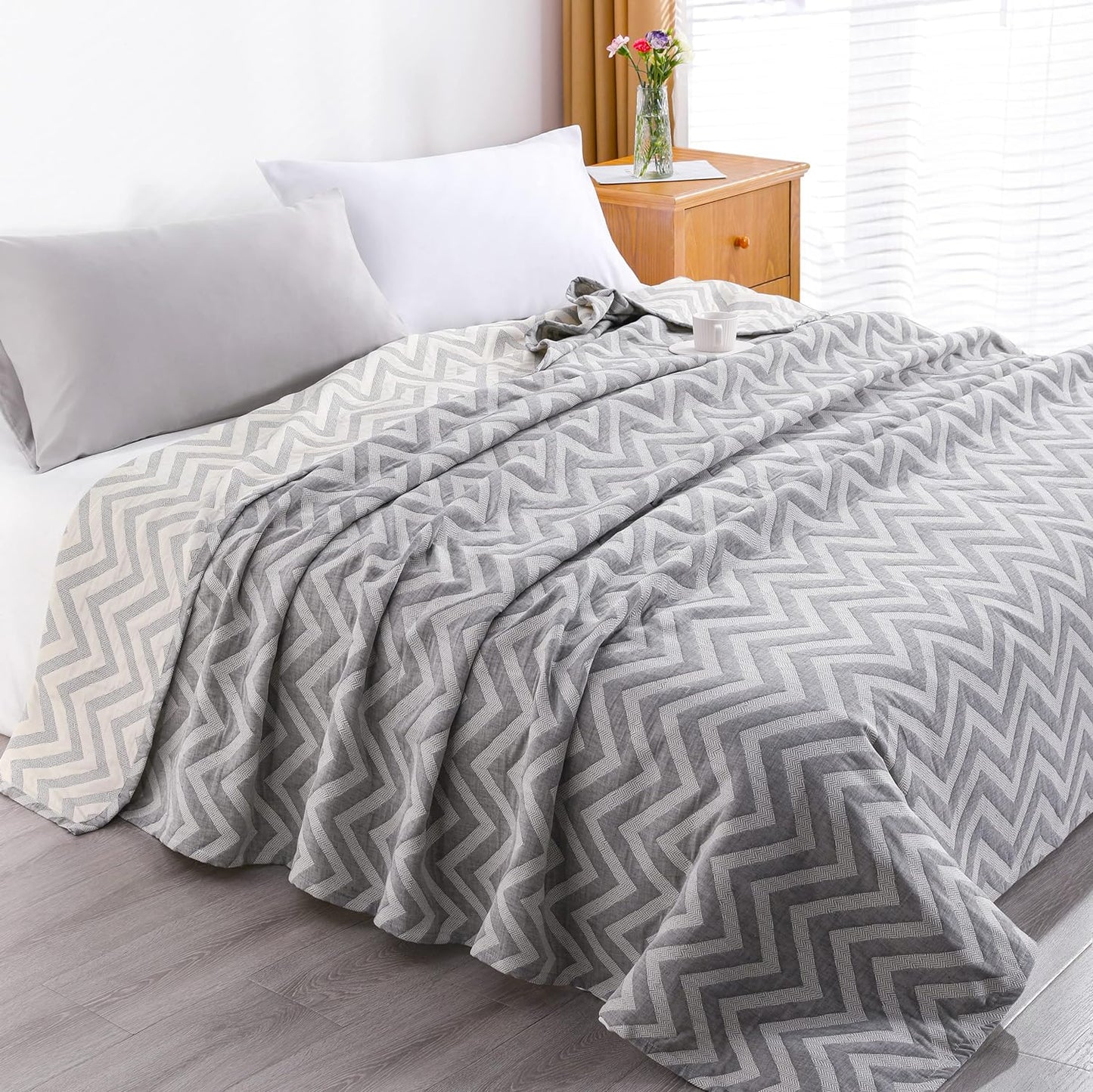 NTBAY 3 Layers Cotton Muslin 106x92 King Bed Blanket, Super Soft Breathable Thermal Yarn Dyed Quilt for Adults, Perfect Lightweight Blanket for Couch Sofa Bed All Seasons, Chevron