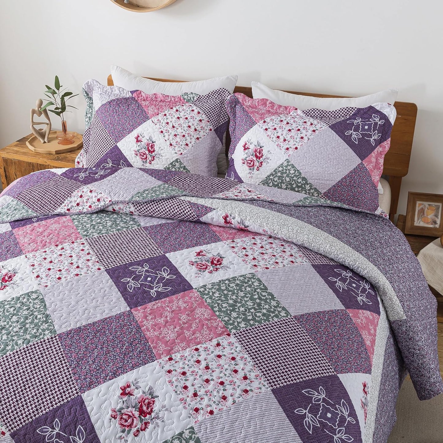 HoneiLife Queen Quilt Bedding Set - 3 Pieces Microfiber Quilt Sets Lightweight Bedspreads Reversible Coverlets Retro Bed Cover Floral Bedding Set All Season Quilts-Purple