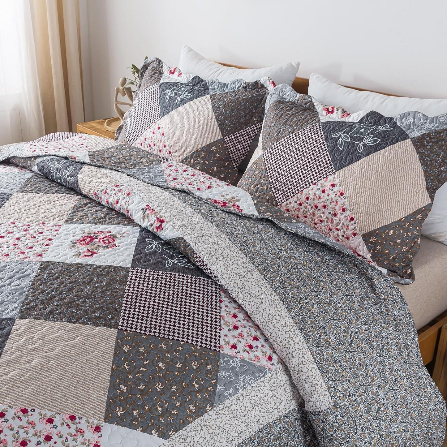 HoneiLife Oversized Queen Bedspread - 106"x106" Quilt Sets 3-Piece, Rustic Bedding Sets Queen Size, Queen Quilt Bedding Set for All Season Use, Patchwork Coverlet for Queen Beds