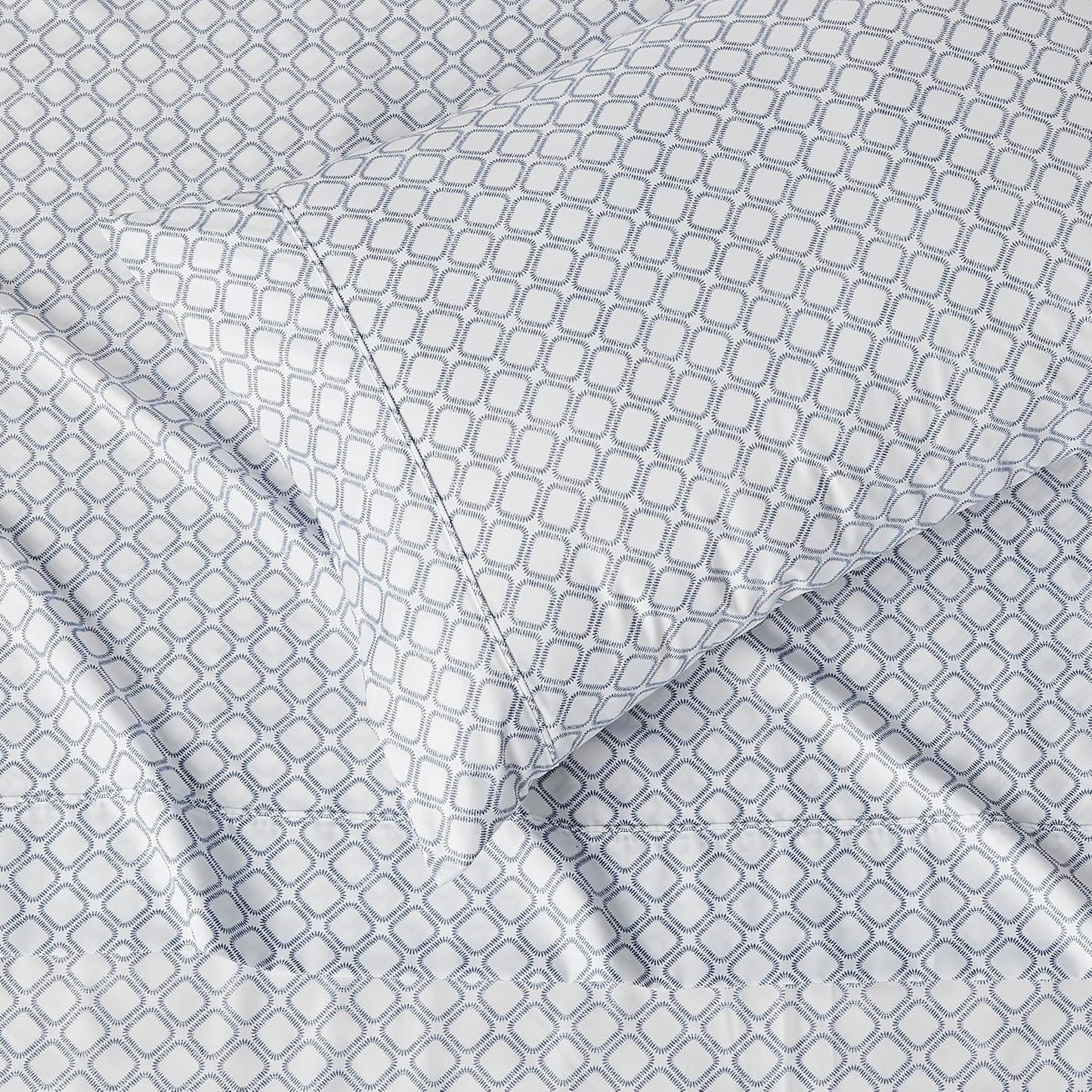 Amazon Basics Lightweight Microfiber 3-Piece Bed Sheet Set, Aqua, Printed, Twin XL