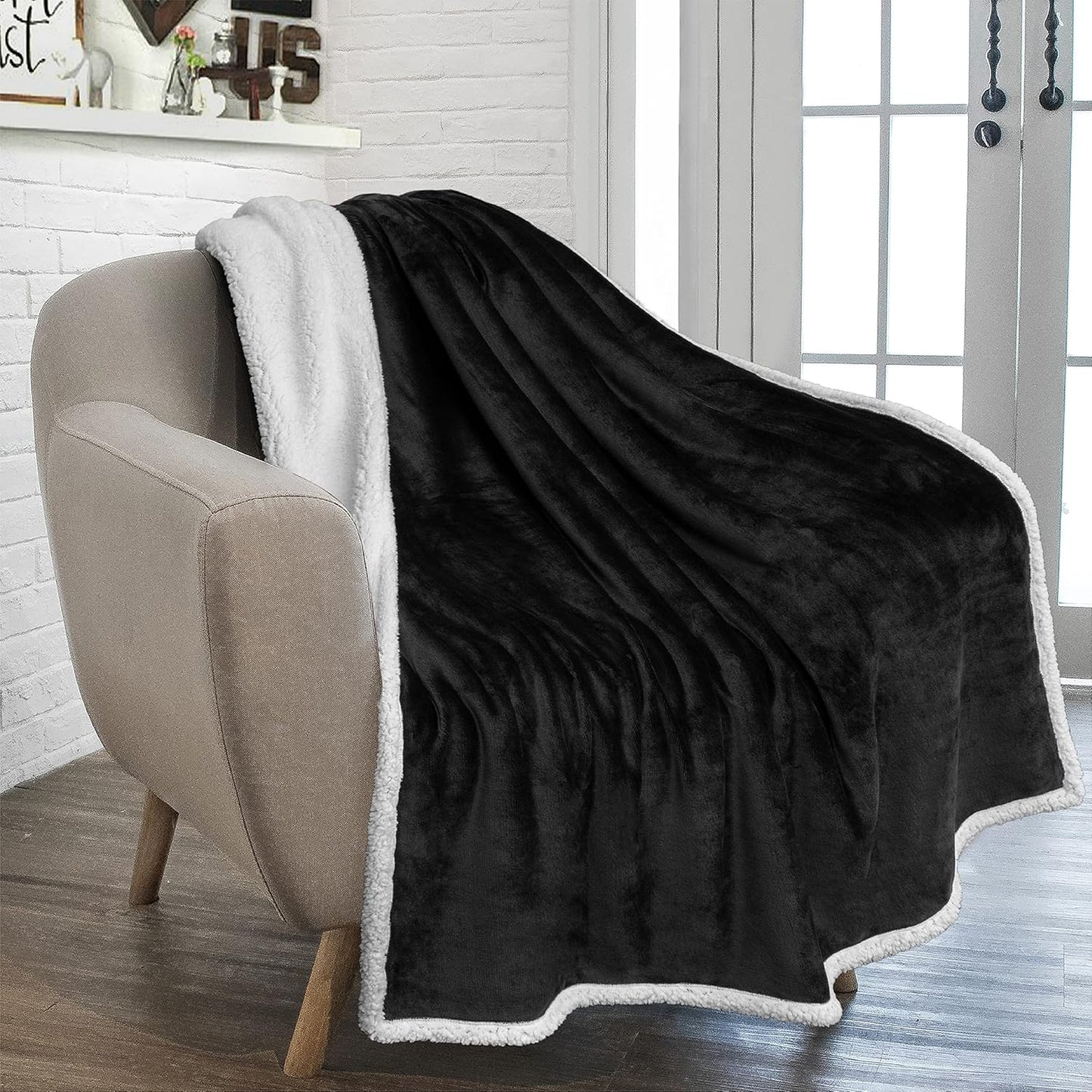 PAVILIA Sherpa Fleece Throw Blanket for Couch, Black, Plush Soft Fuzzy Sofa Blanket, Cozy Reversible Winter Throw for Women Men, 50x60 Inches