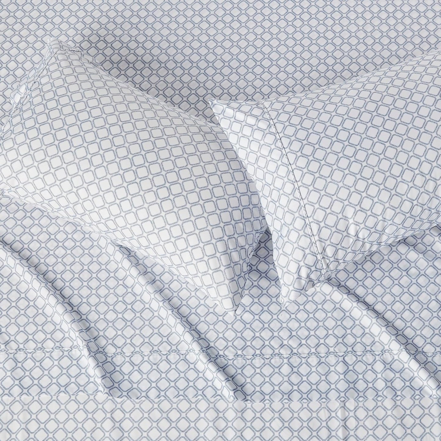 Amazon Basics Lightweight Microfiber 4-Piece Bed Sheet Set, Aqua, Printed, Queen