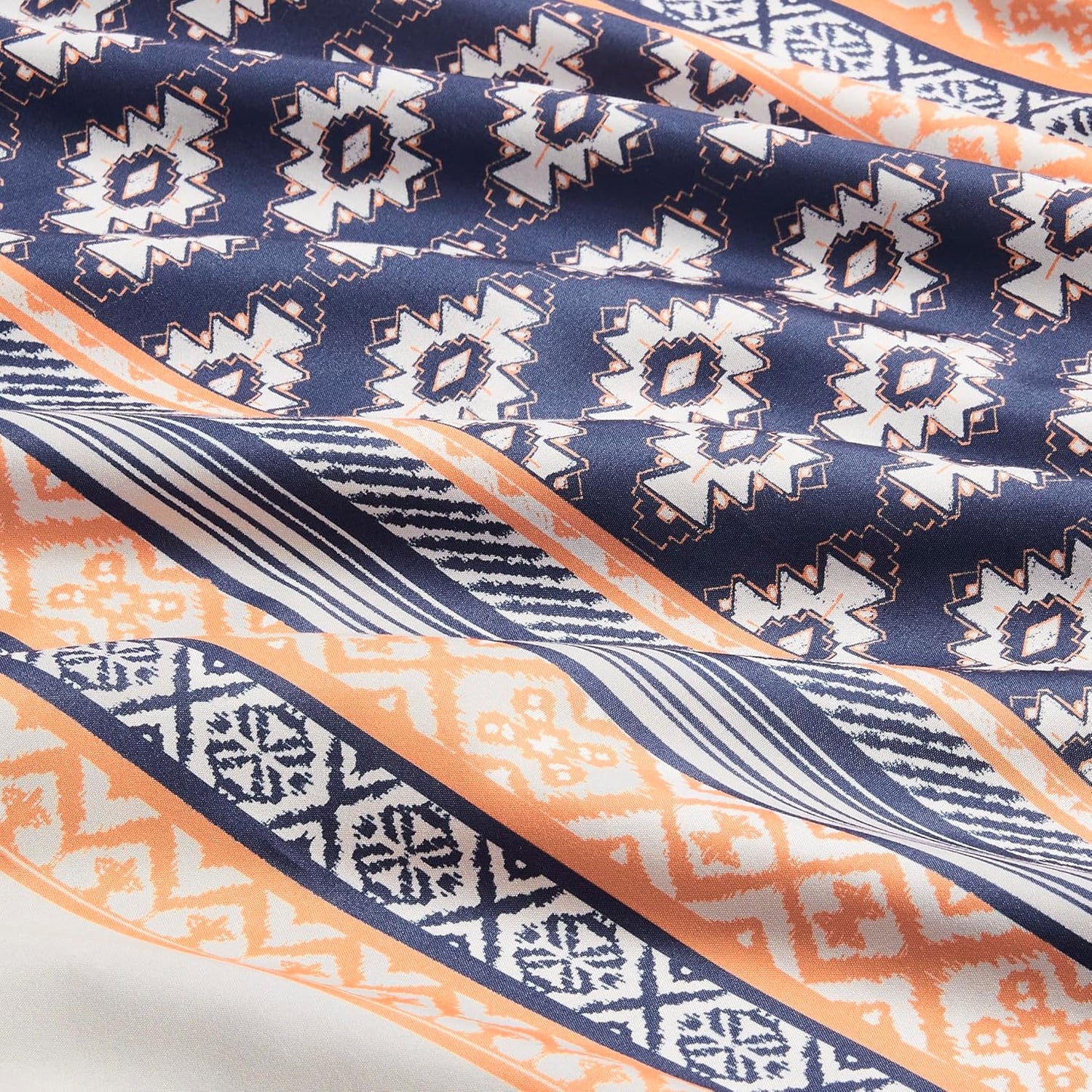 Amazon Basics Lightweight Microfiber Comforter Sets, 3-Pieces, Geometrics, King